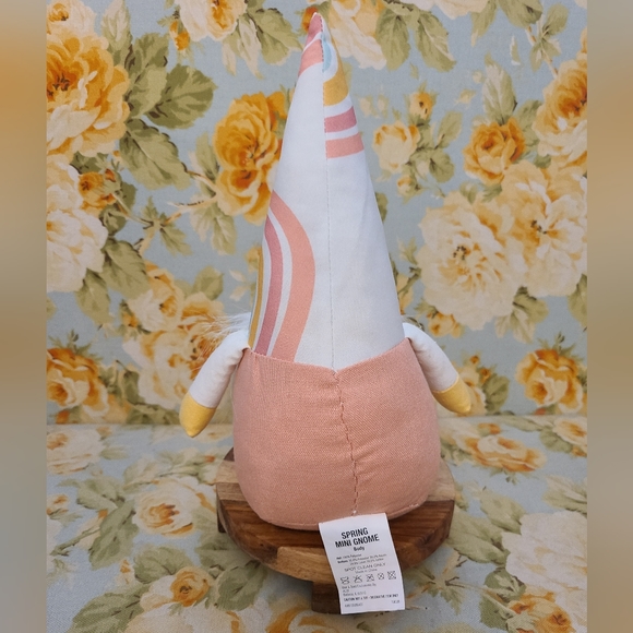 Plush bean-filled boho rainbow print mini gnome - Picture 7 of 8
